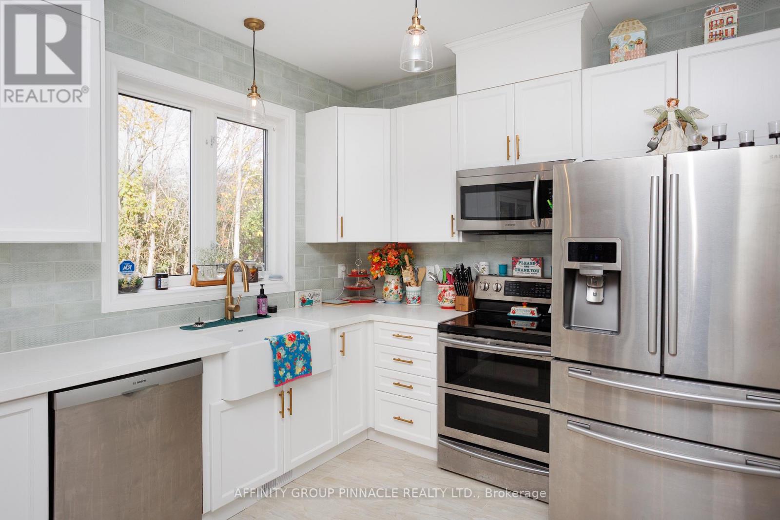 20 Ellis Crescent, Kawartha Lakes, Ontario K9V 0A5 - Photo 15 - X12497748