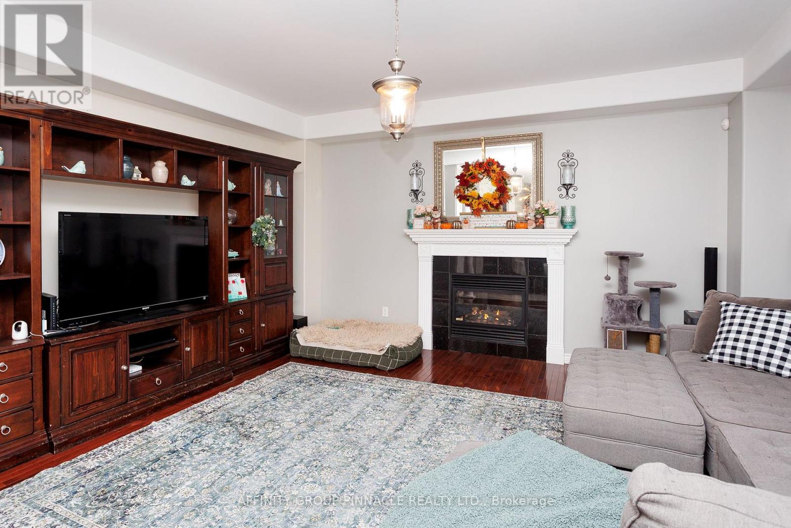 20 Ellis Crescent, Kawartha Lakes, Ontario K9V 0A5 - Photo 11 - X12497748