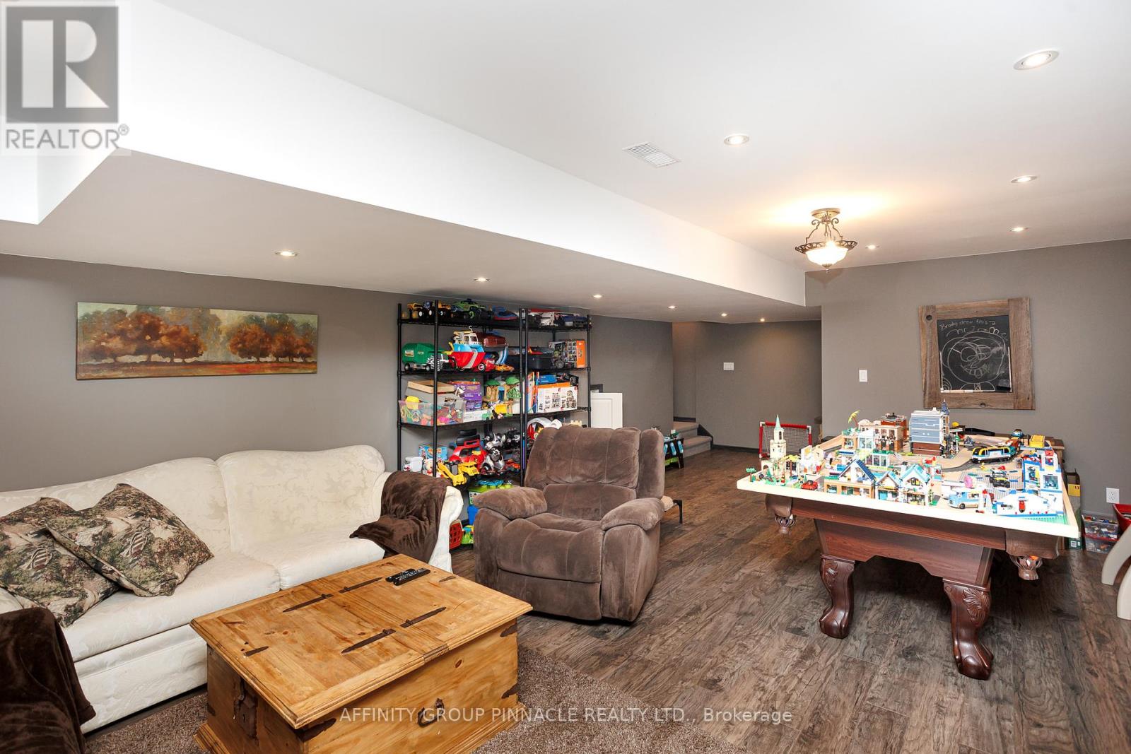 20 Ellis Crescent, Kawartha Lakes, Ontario K9V 0A5 - Photo 32 - X12497748