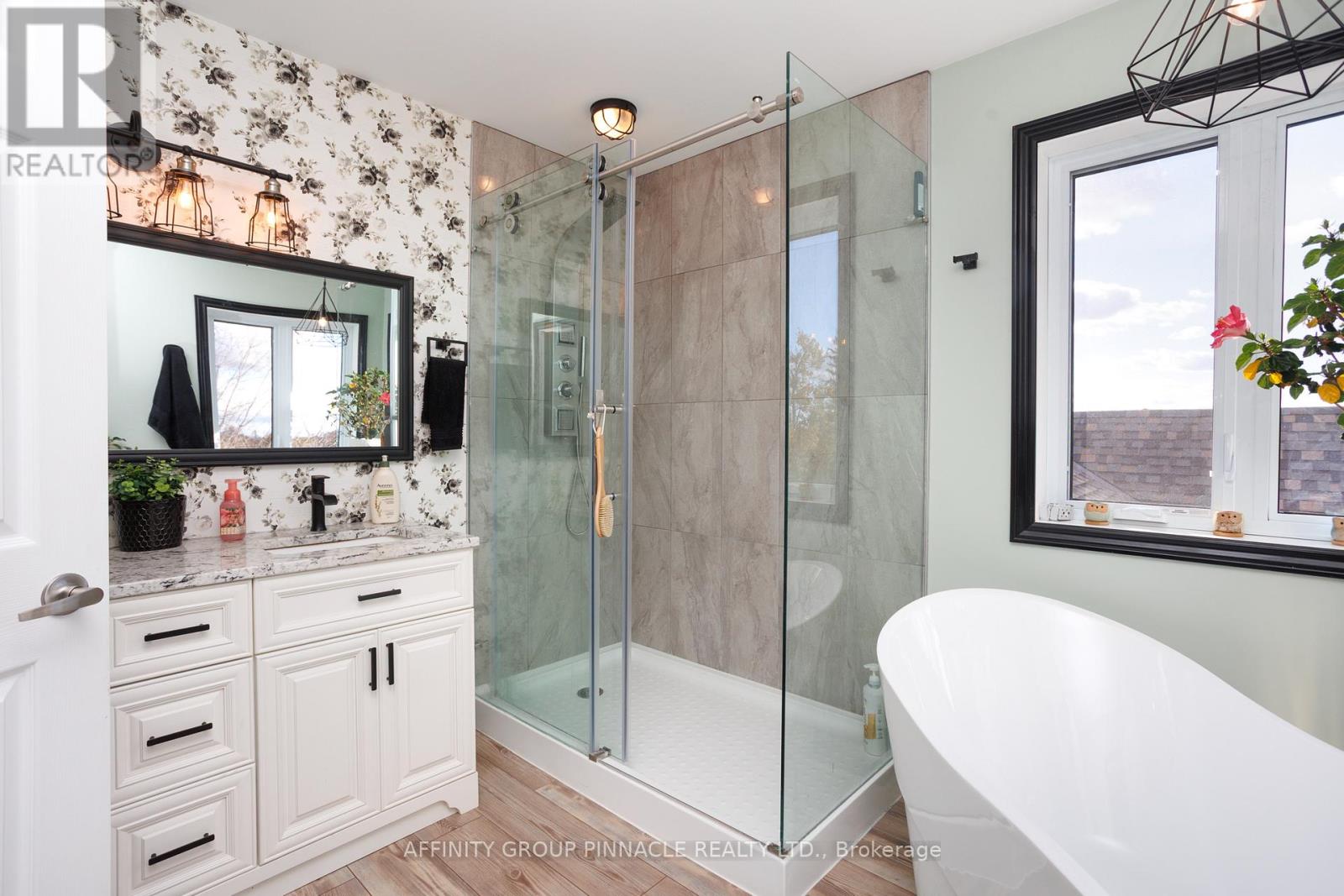 20 Ellis Crescent, Kawartha Lakes, Ontario K9V 0A5 - Photo 26 - X12497748