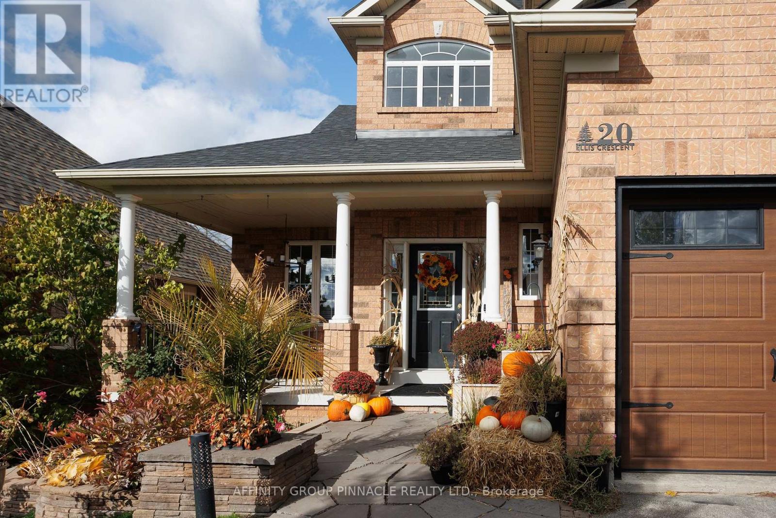 20 Ellis Crescent, Kawartha Lakes, Ontario K9V 0A5 - Photo 3 - X12497748