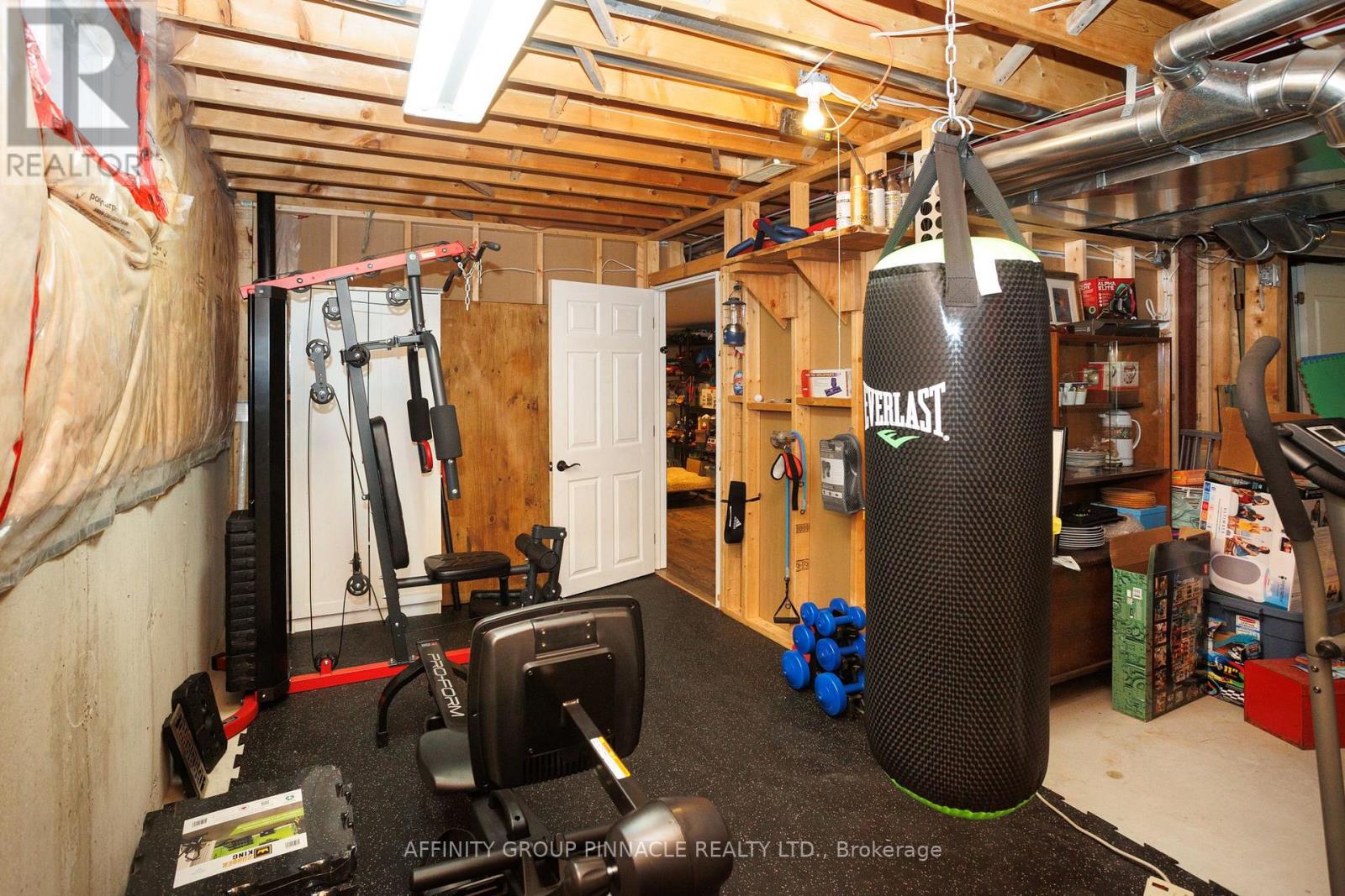 20 Ellis Crescent, Kawartha Lakes, Ontario K9V 0A5 - Photo 34 - X12497748