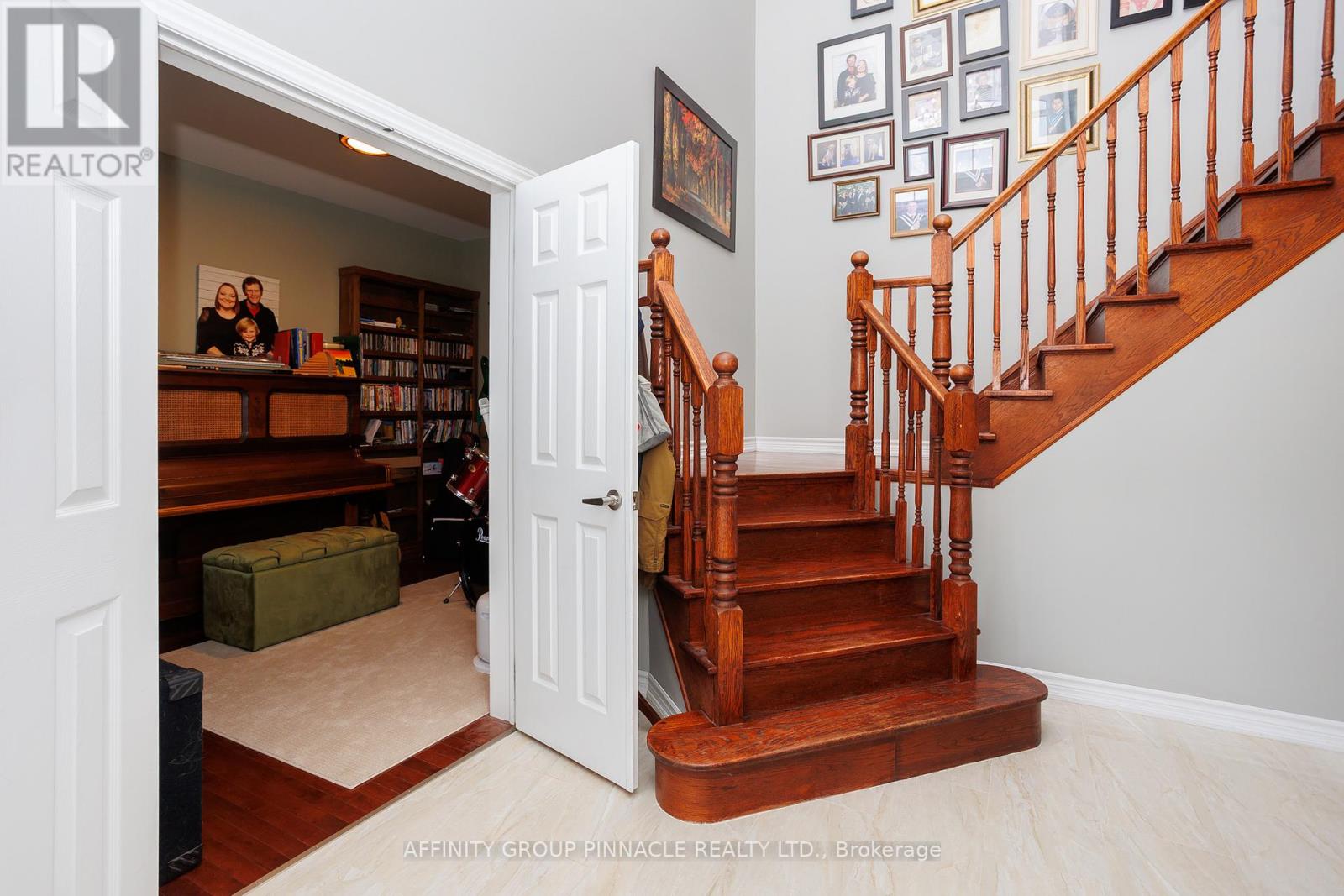 20 Ellis Crescent, Kawartha Lakes, Ontario K9V 0A5 - Photo 7 - X12497748