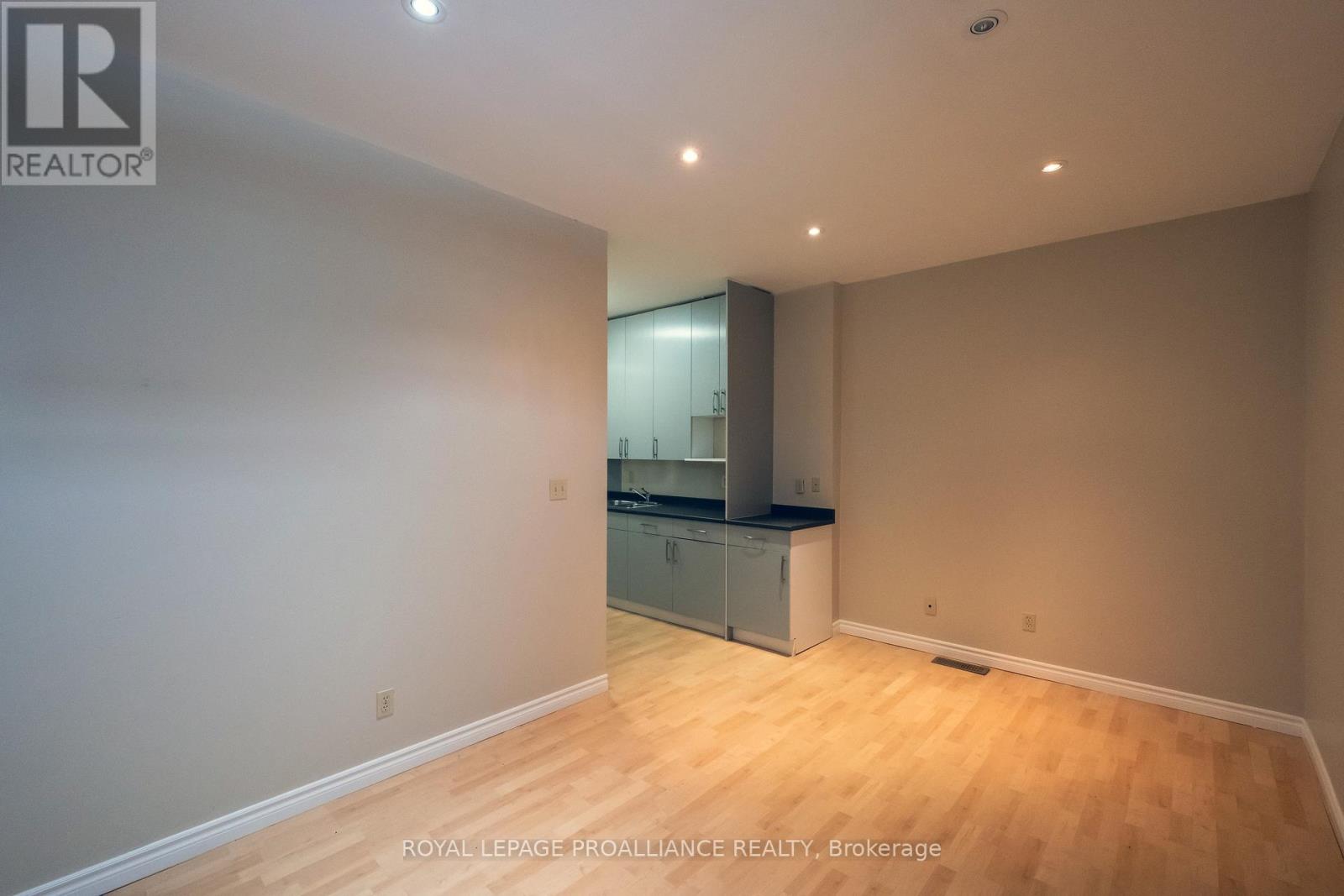 2 - 320 Sidney Street, Belleville, Ontario K8P 3Z3 - Photo 18 - X12512706