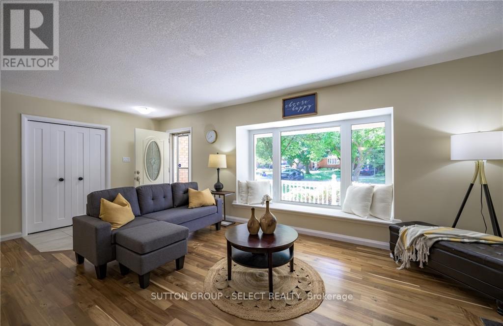 Upper - 6 Kirkton Court, London North, Ontario N5X 1T2 - Photo 5 - X12513940