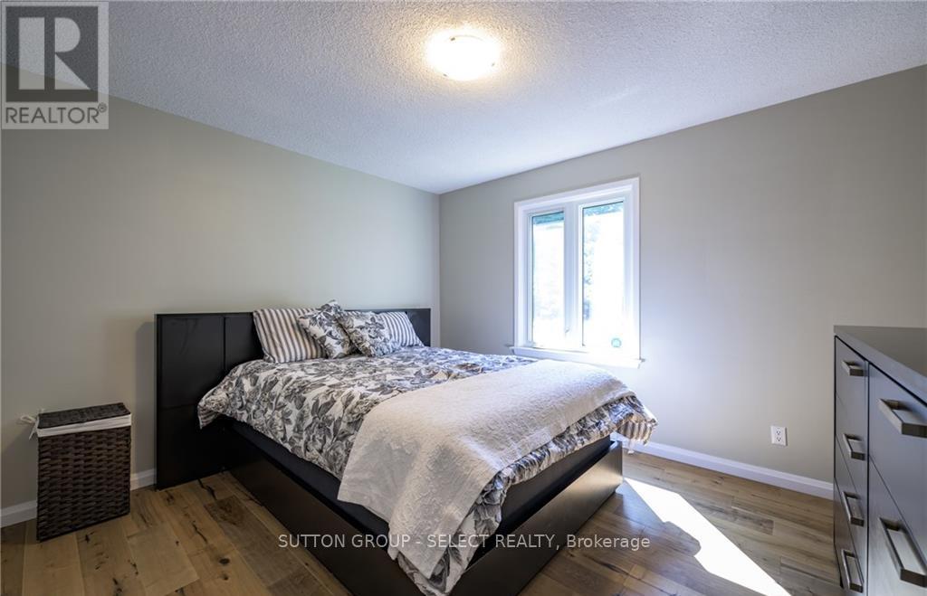 Upper - 6 Kirkton Court, London North, Ontario N5X 1T2 - Photo 17 - X12513940