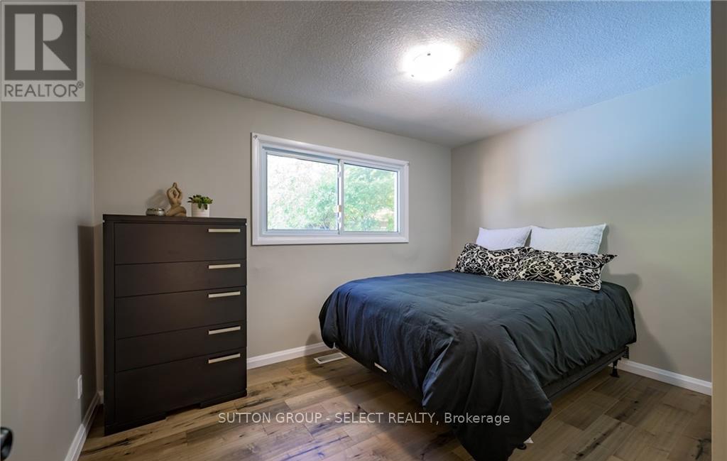 Upper - 6 Kirkton Court, London North, Ontario N5X 1T2 - Photo 19 - X12513940