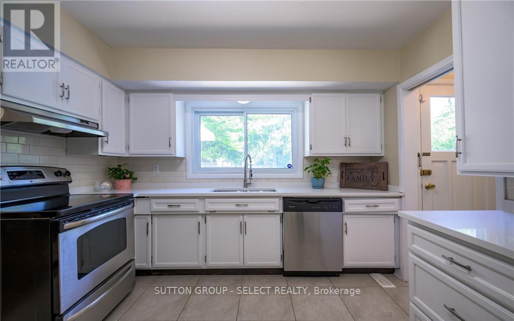 Upper - 6 Kirkton Court, London North, Ontario N5X 1T2 - Photo 11 - X12513940