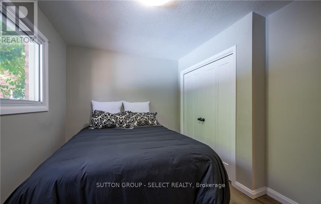 Upper - 6 Kirkton Court, London North, Ontario N5X 1T2 - Photo 20 - X12513940