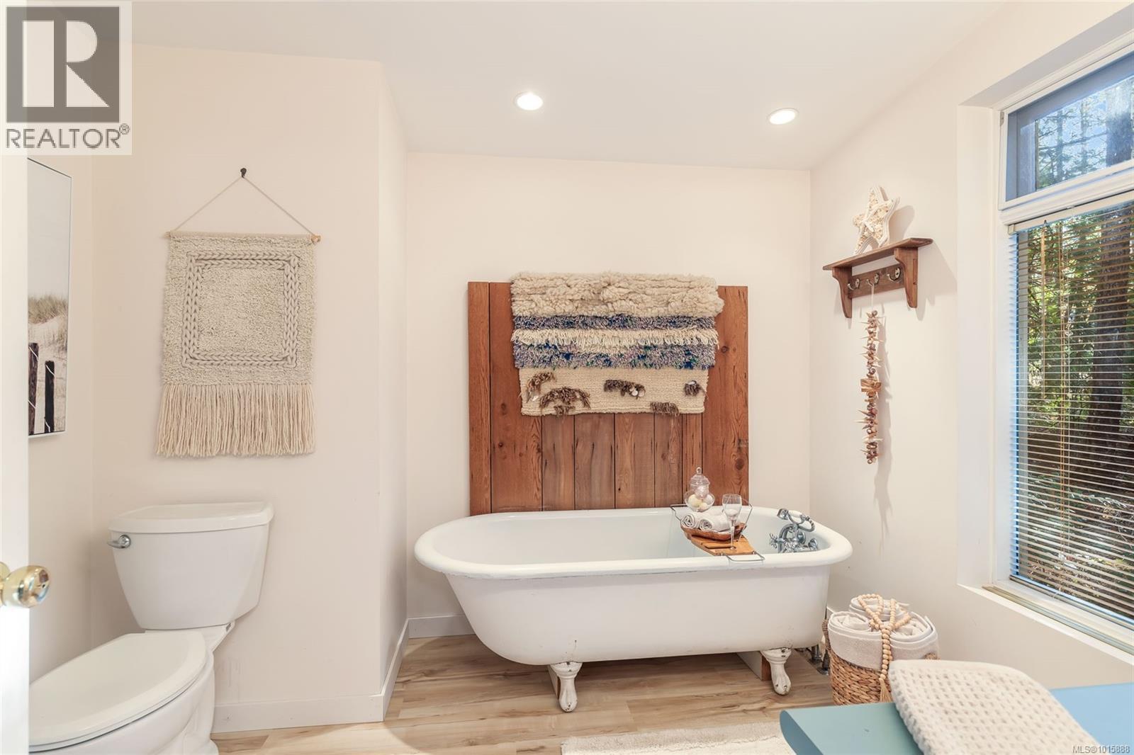 503 Quatna Rd, Qualicum Beach, British Columbia  V9K 1B4 - Photo 37 - 1015888