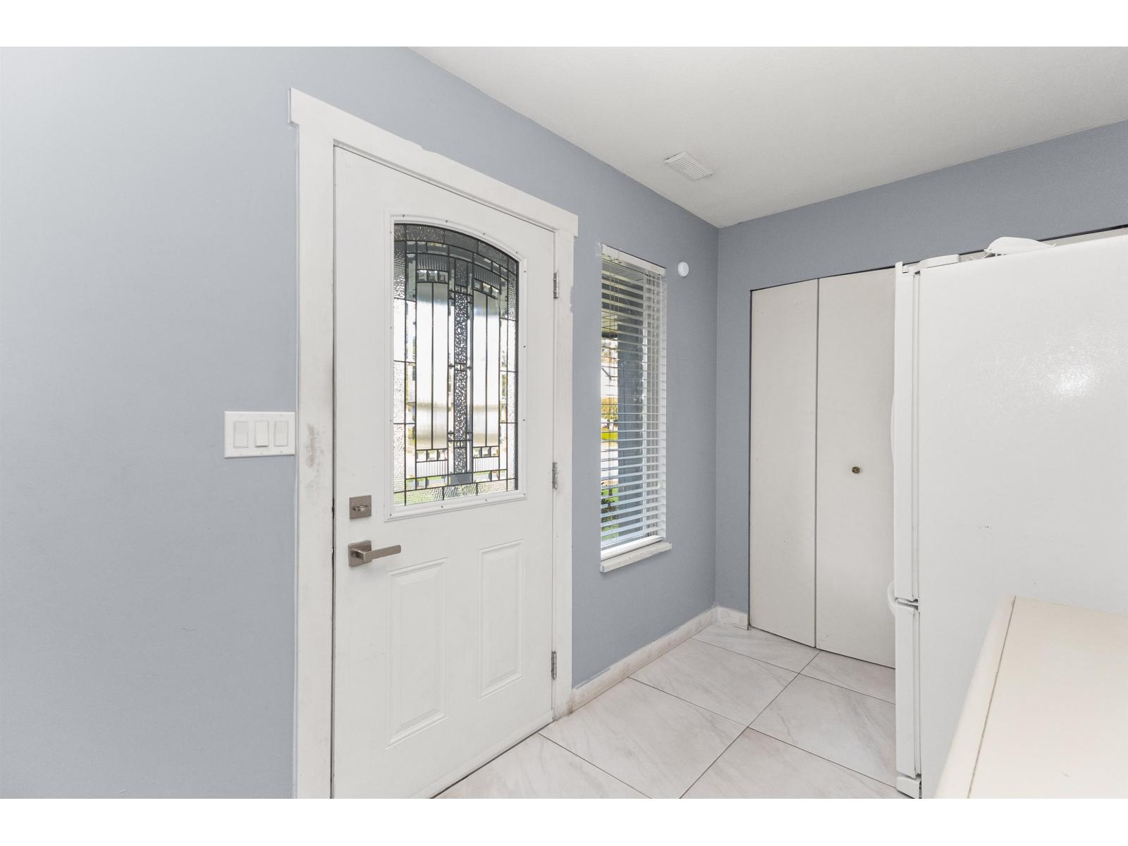 31362 Mcconachie Place, Abbotsford, British Columbia  V2T 5G6 - Photo 2 - R3064160