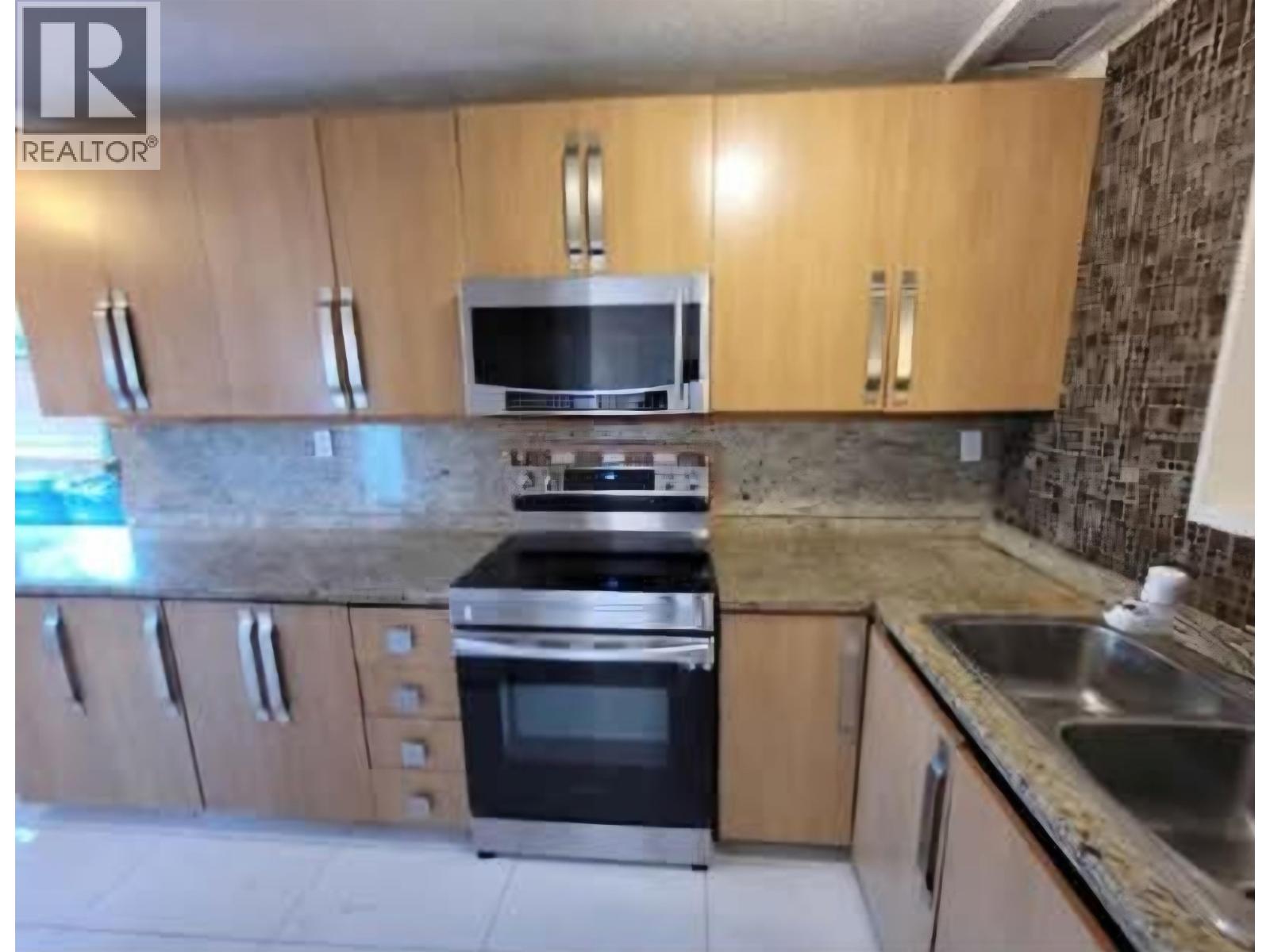 962 Cherrybrook Place, Coquitlam, British Columbia  V3C 4B7 - Photo 7 - R3065130