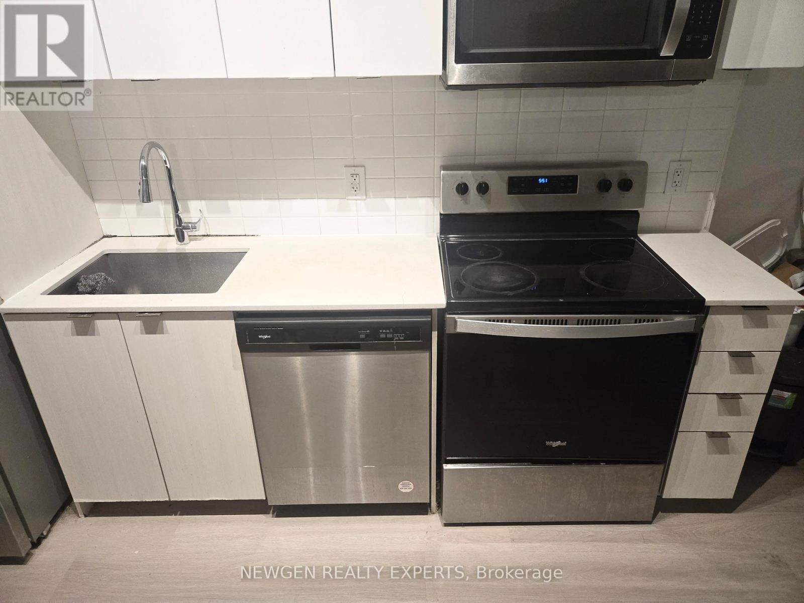 824 - 859 The Queensway, Toronto, Ontario M8Z 1N8 - Photo 6 - W12478583