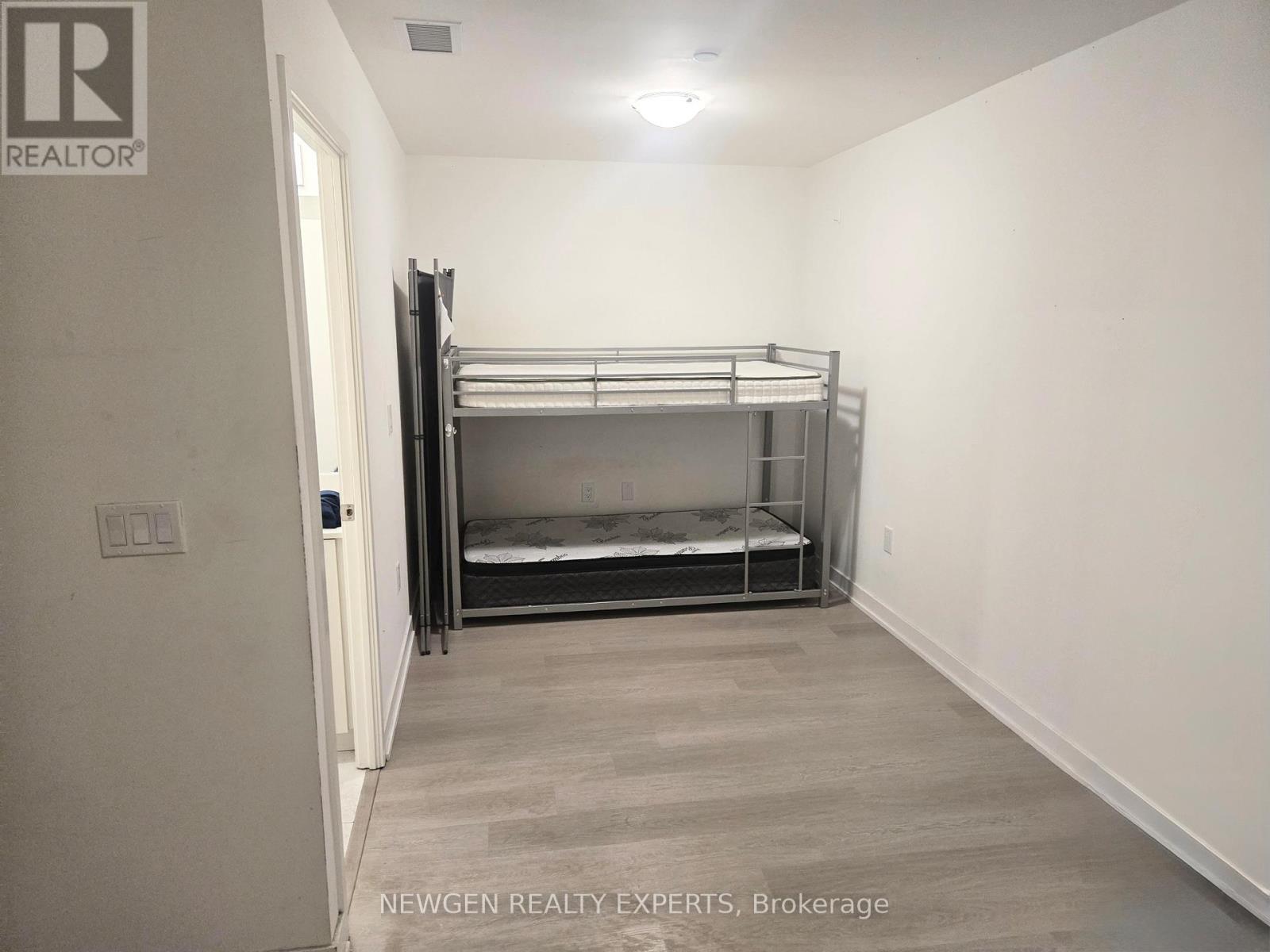 824 - 859 The Queensway, Toronto, Ontario M8Z 1N8 - Photo 10 - W12478583