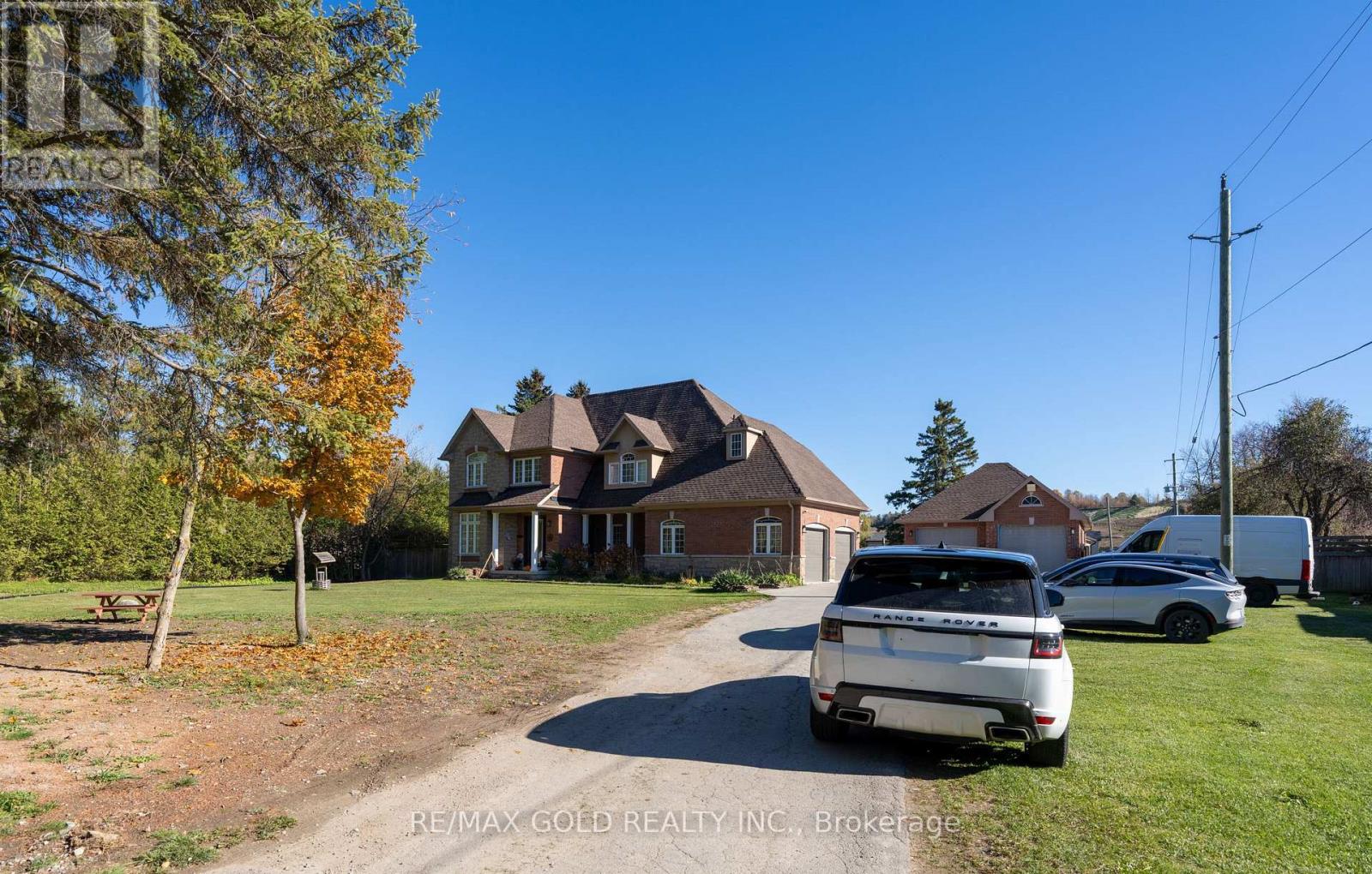 9465 17th Side Road, Erin, Ontario  N0B 1Z0 - Photo 4 - X12482350