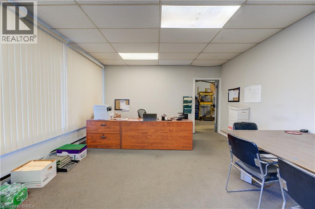 84 Copernicus Boulevard Unit# 2, Brantford, Ontario N3P 1K5 - Photo 5 - 40784892