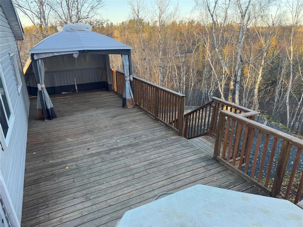 1 Penniac Bay Road, West Hawk Lake, Manitoba  R0E 0N0 - Photo 4 - 202528006