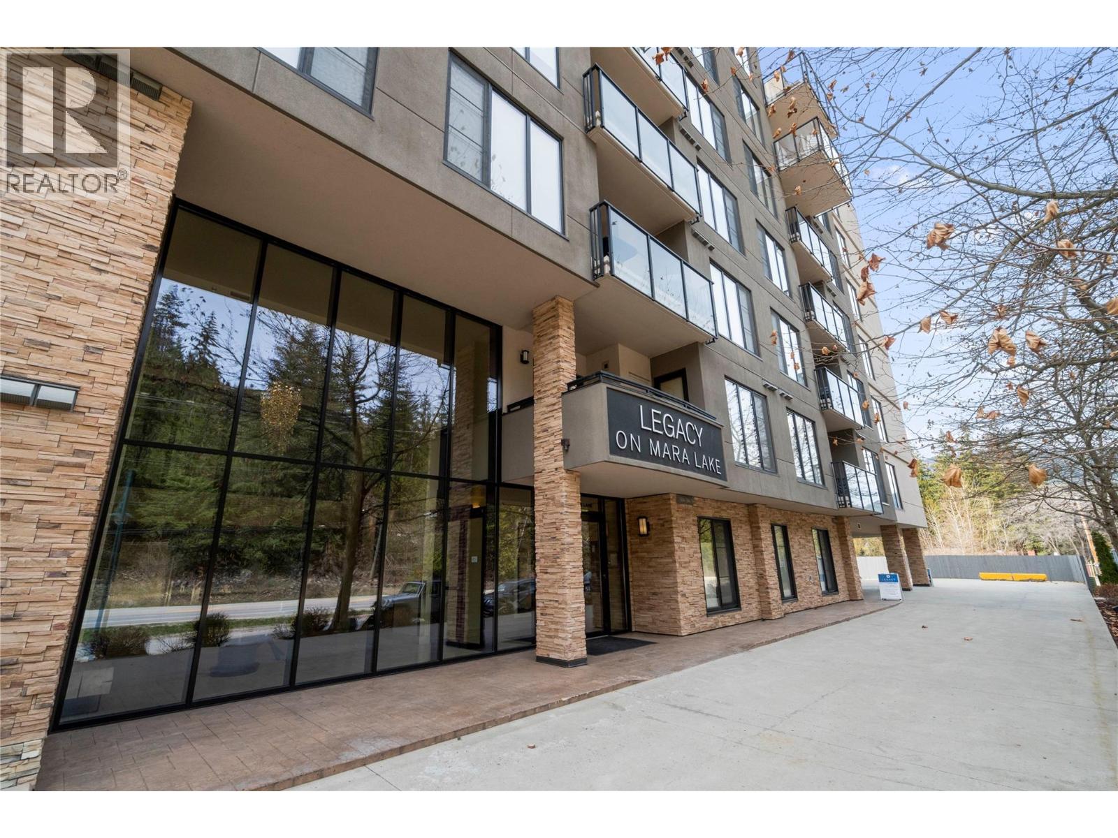 326 Mara Lake Lane Unit# 401, Sicamous, British Columbia  V0E 2V1 - Photo 3 - 10367660