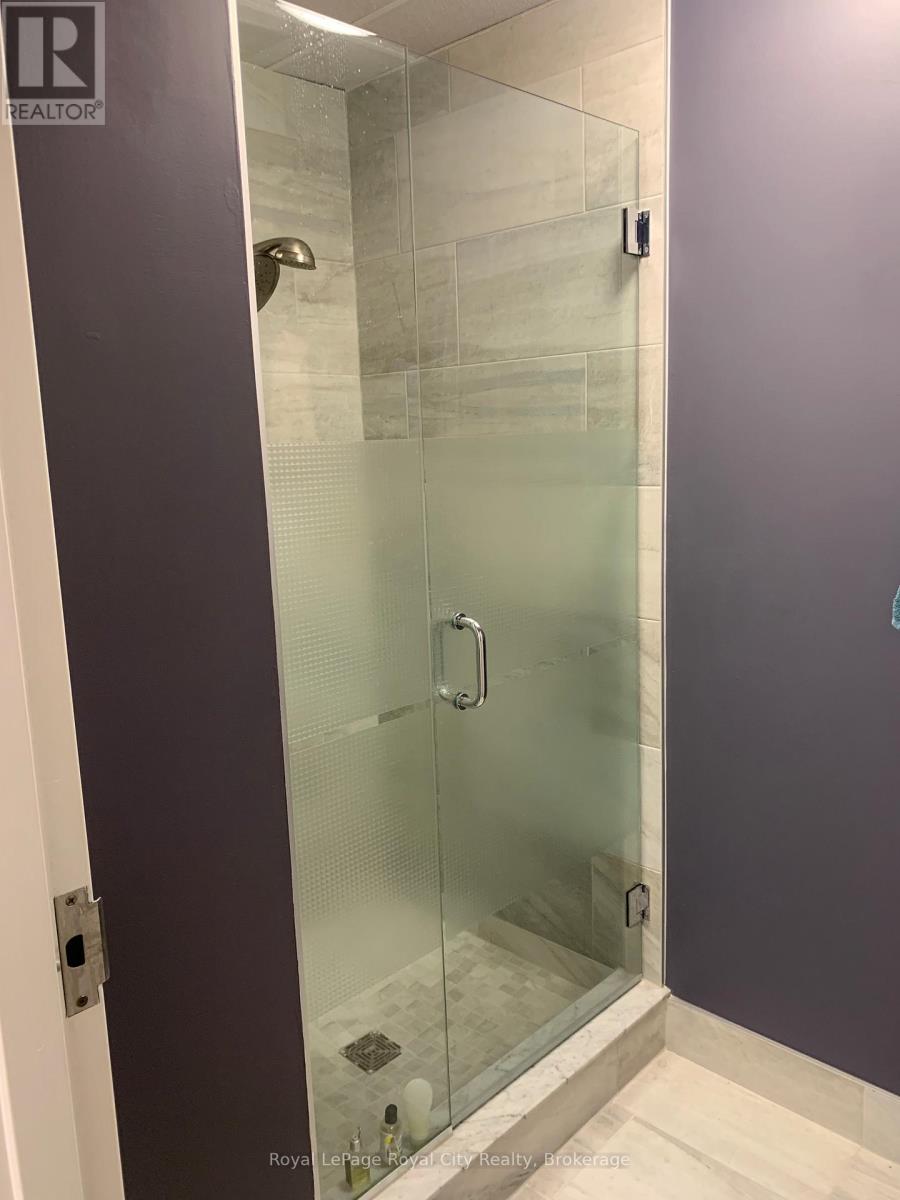 201 - 2 Wyndham Street N, Guelph (Downtown), Ontario  N1H 4E3 - Photo 7 - X12514026