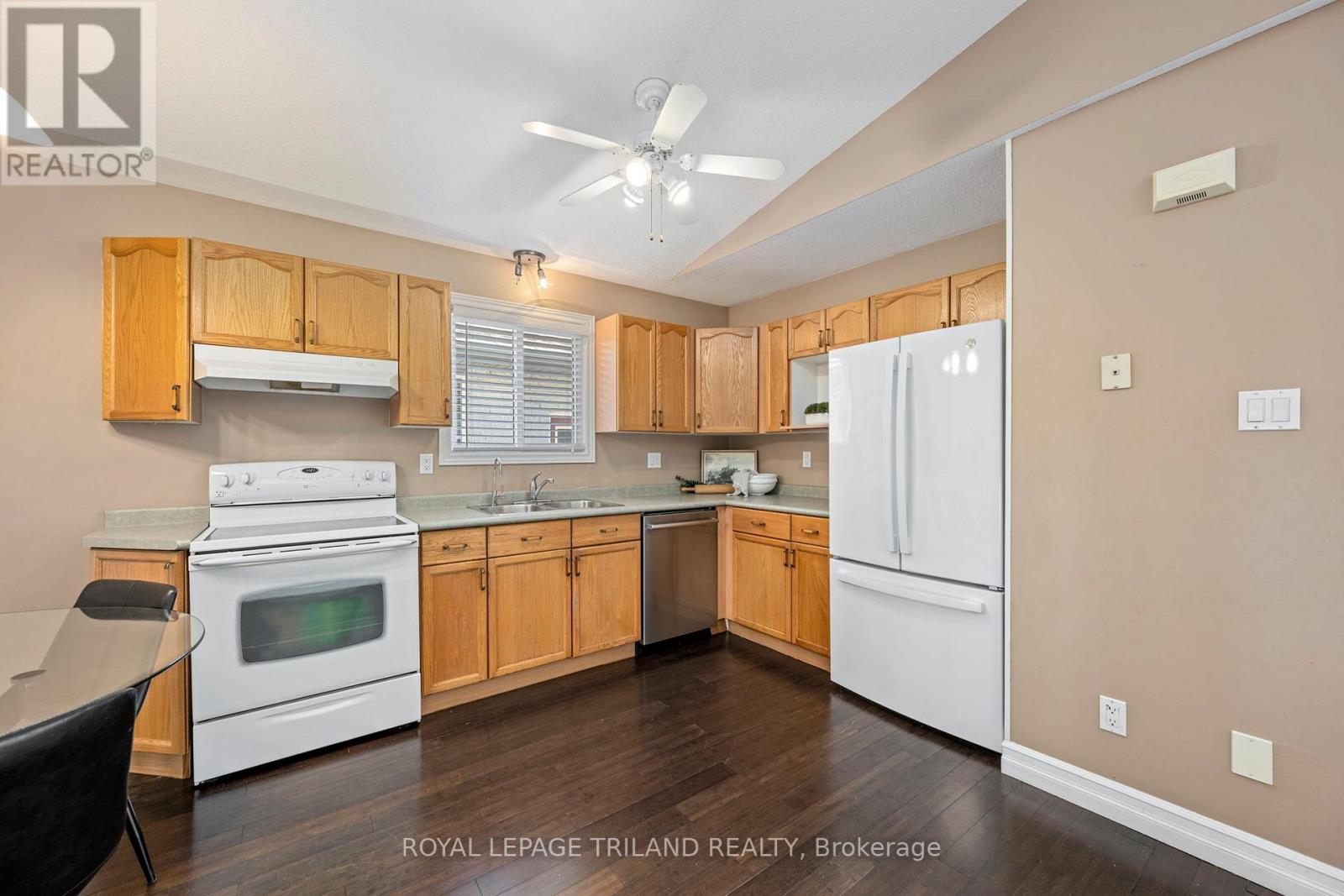 57 Axford Parkway, St. Thomas, Ontario  N5R 6E7 - Photo 9 - X12514052