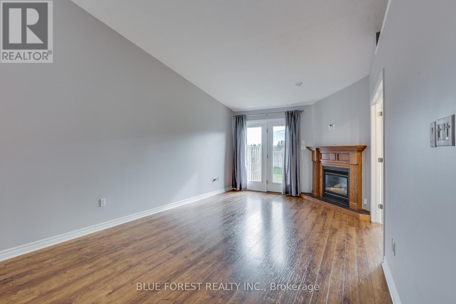 5 - 5 Foxhollow Drive, Thames Centre, Ontario  N0L 1G3 - Photo 10 - X12514096