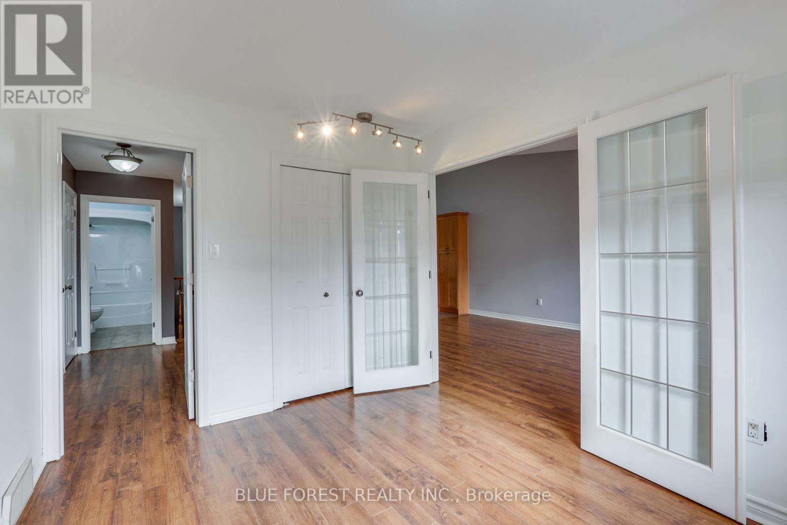 5 - 5 Foxhollow Drive, Thames Centre, Ontario  N0L 1G3 - Photo 14 - X12514096