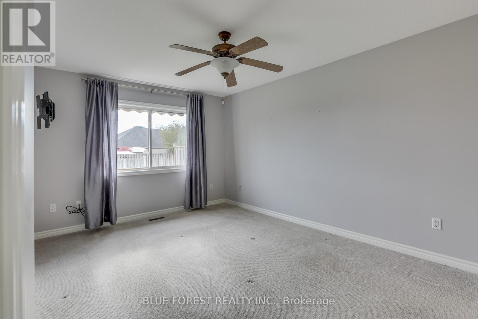 5 - 5 Foxhollow Drive, Thames Centre, Ontario  N0L 1G3 - Photo 16 - X12514096