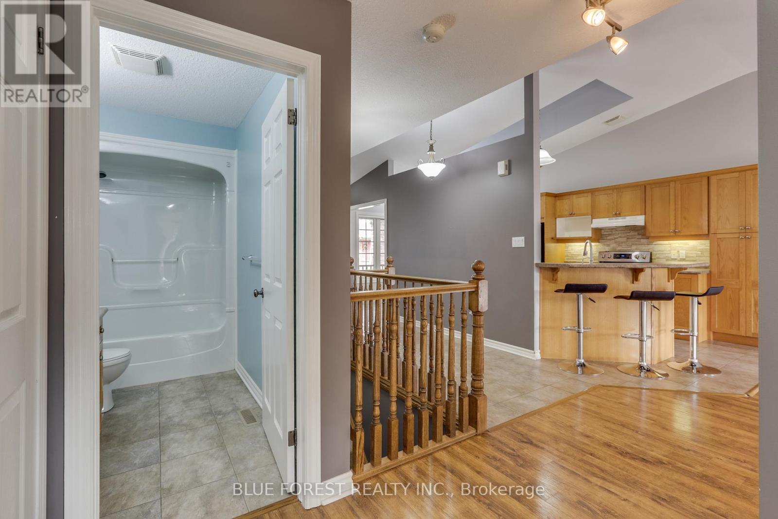 5 - 5 Foxhollow Drive, Thames Centre, Ontario  N0L 1G3 - Photo 21 - X12514096