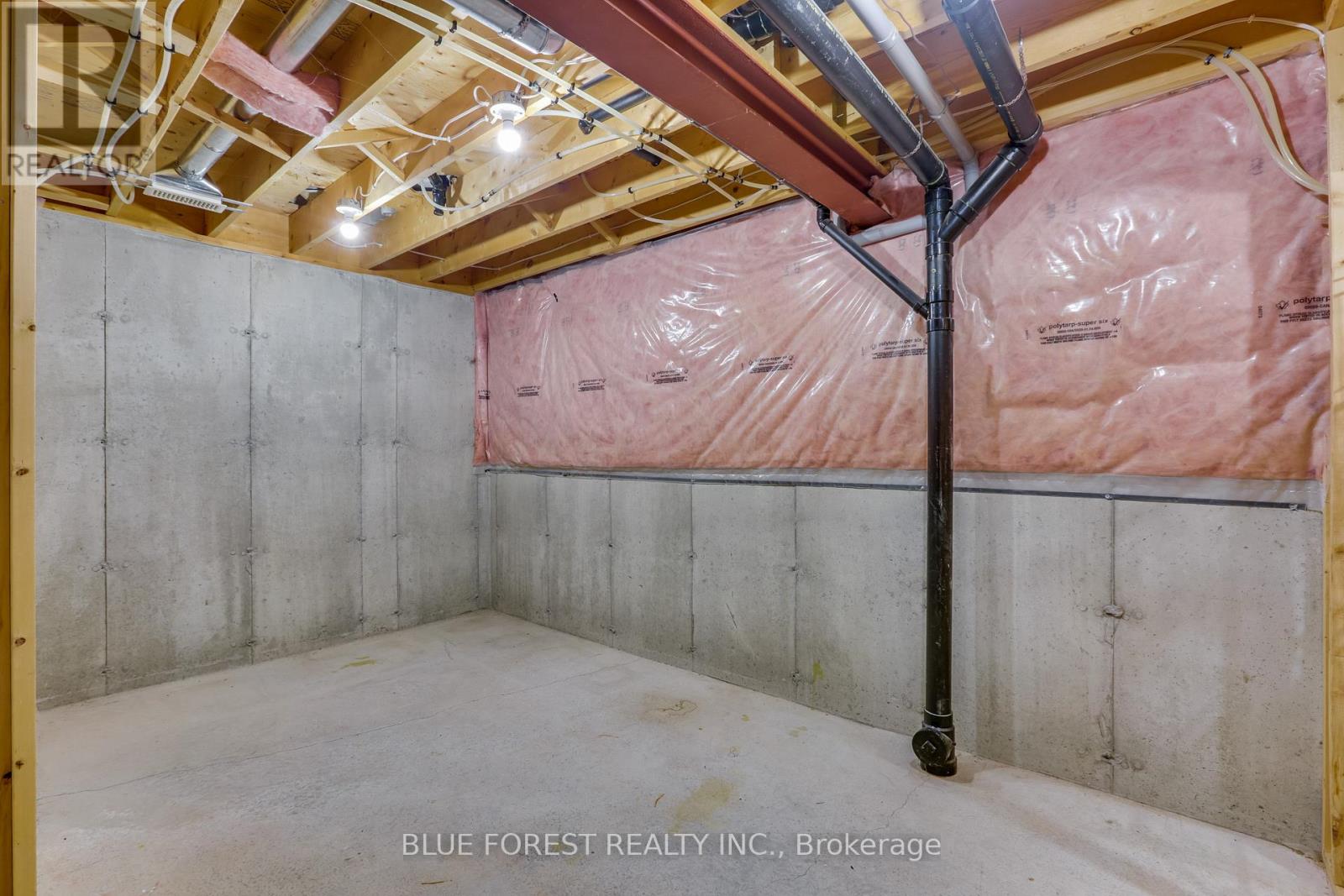 5 - 5 Foxhollow Drive, Thames Centre, Ontario  N0L 1G3 - Photo 30 - X12514096