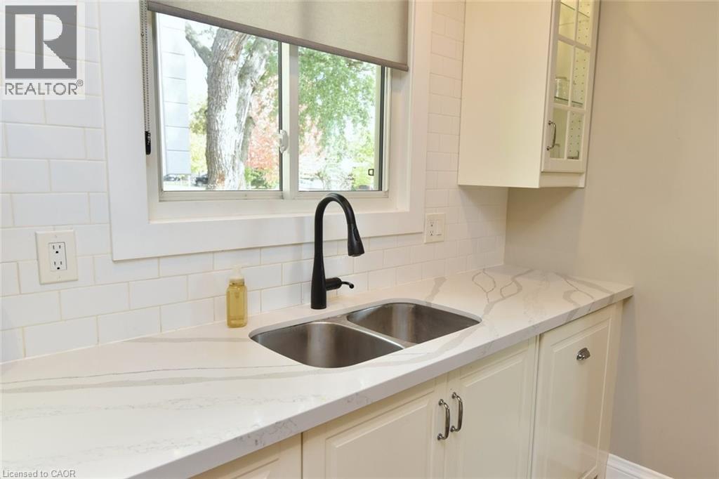 4037 Flemish Drive, Burlington, Ontario  L7L 1Z7 - Photo 14 - 40781962