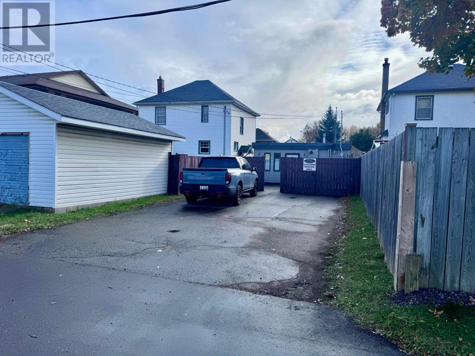 1415 Victoria Ave E, Thunder Bay, Ontario P7C 1C4 - Photo 3 - TB253348