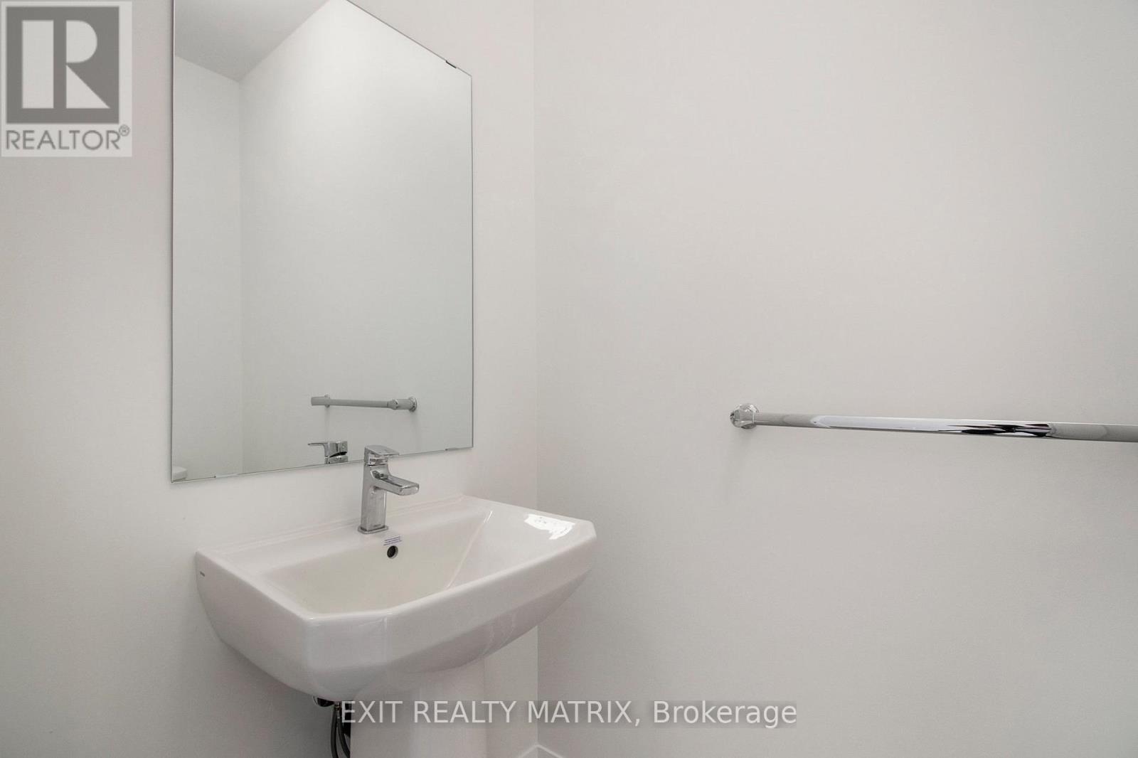 2016 Berne Street, Russell, Ontario K0A 1W0 - Photo 12 - X12514048