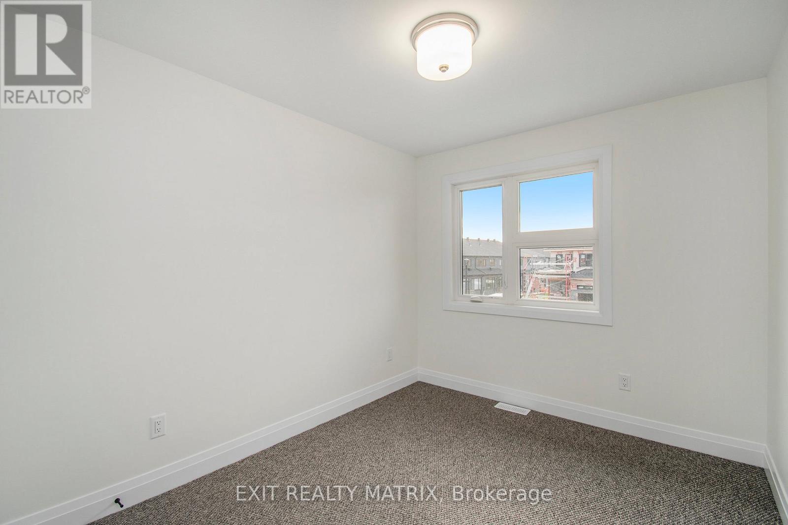 2016 Berne Street, Russell, Ontario K0A 1W0 - Photo 13 - X12514048