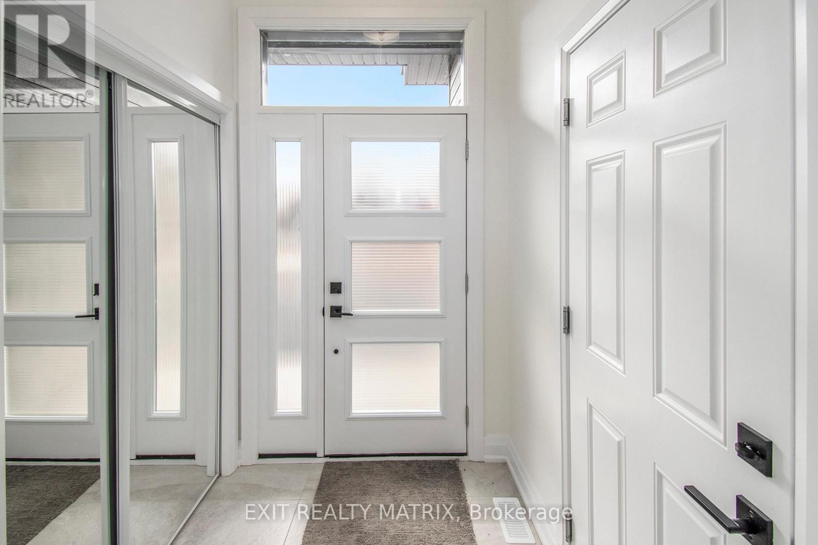 2016 Berne Street, Russell, Ontario K0A 1W0 - Photo 3 - X12514048