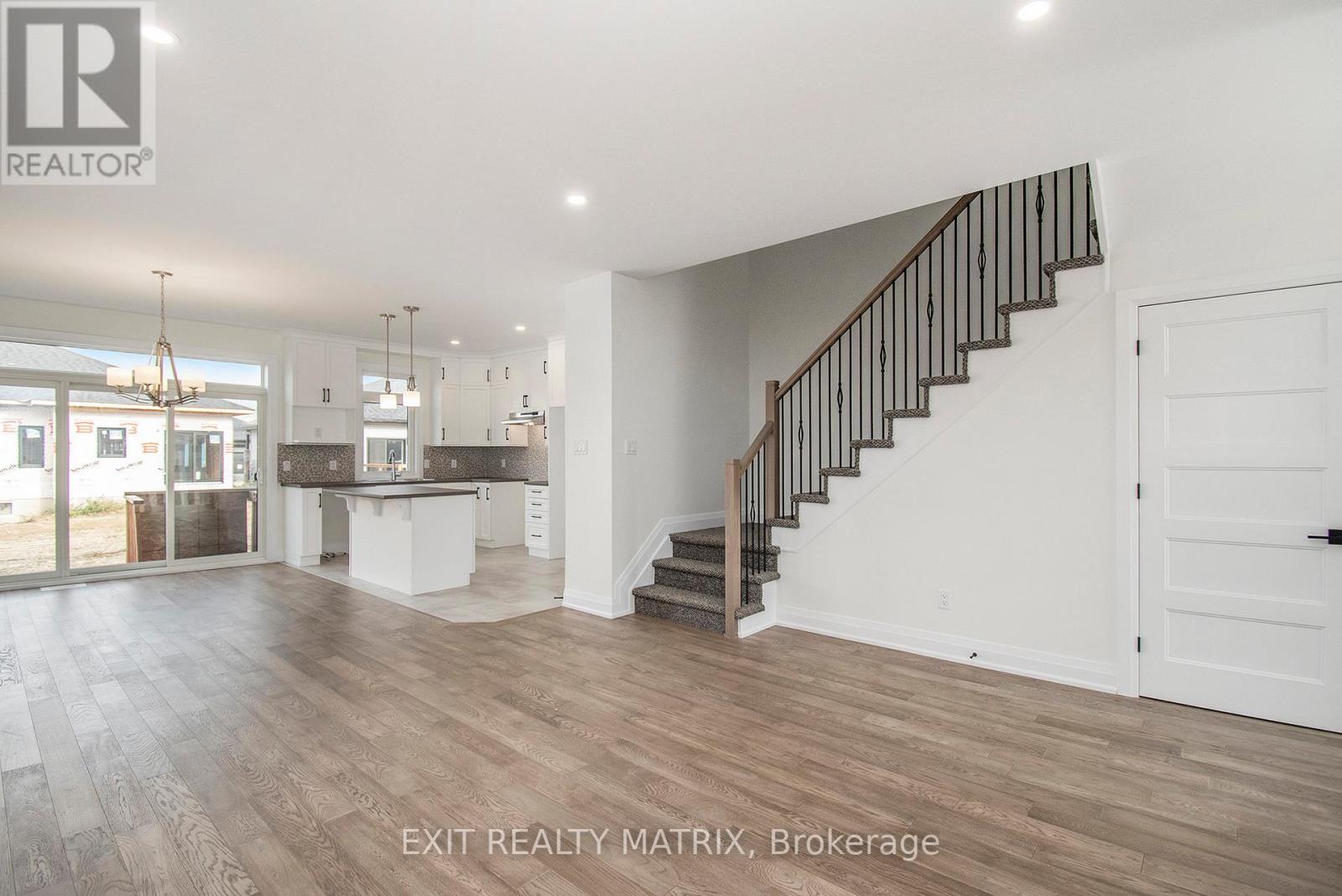 2016 Berne Street, Russell, Ontario K0A 1W0 - Photo 5 - X12514048