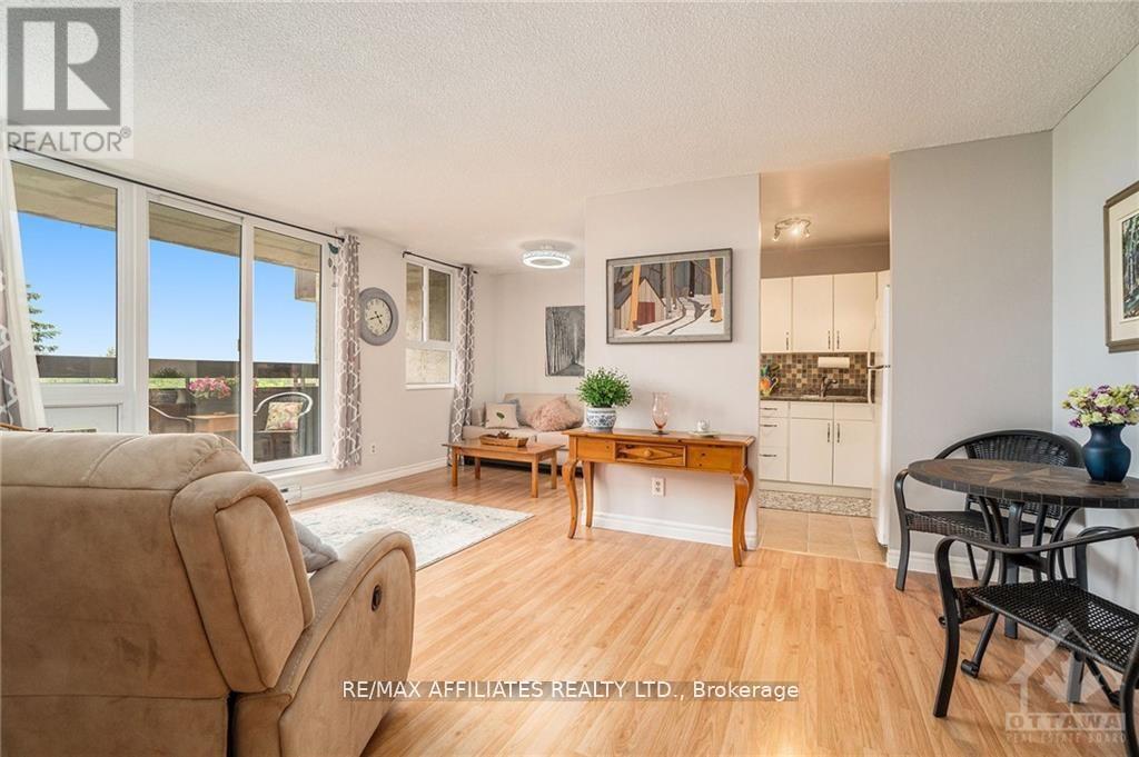 717 - 2000 Jasmine Crescent, Ottawa, Ontario K1J 8K4 - Photo 5 - X12514076