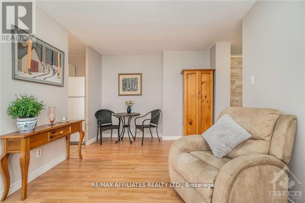 717 - 2000 Jasmine Crescent, Ottawa, Ontario K1J 8K4 - Photo 7 - X12514076