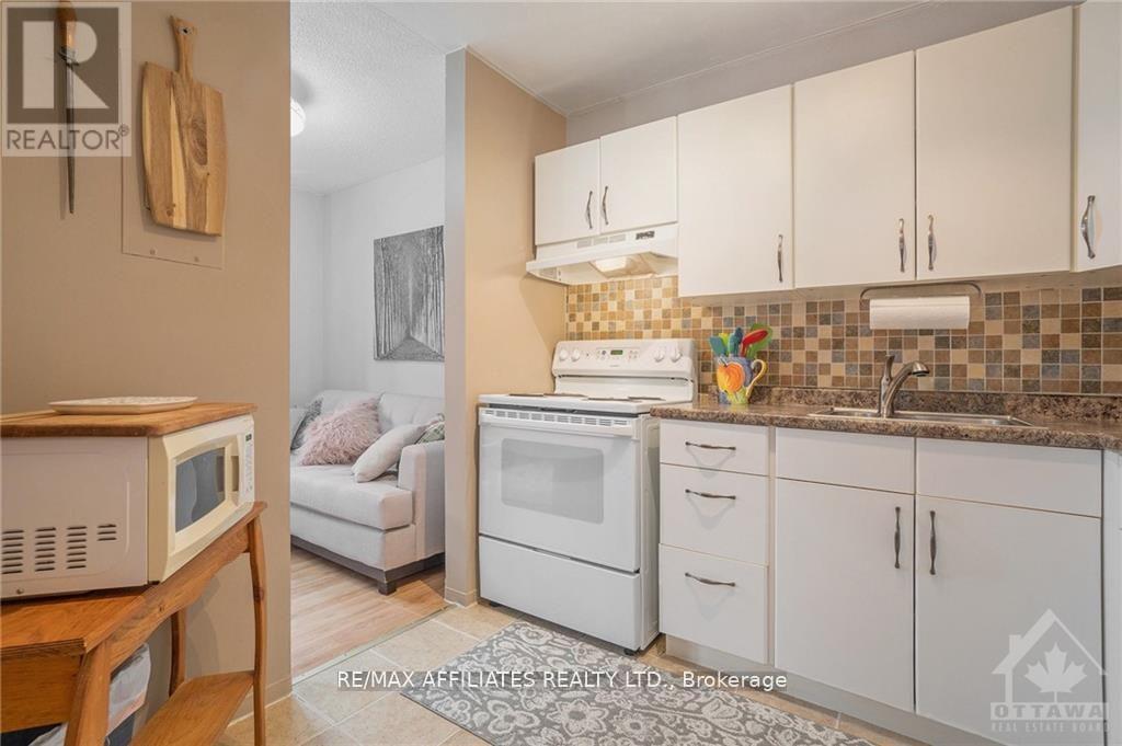 717 - 2000 Jasmine Crescent, Ottawa, Ontario K1J 8K4 - Photo 9 - X12514076