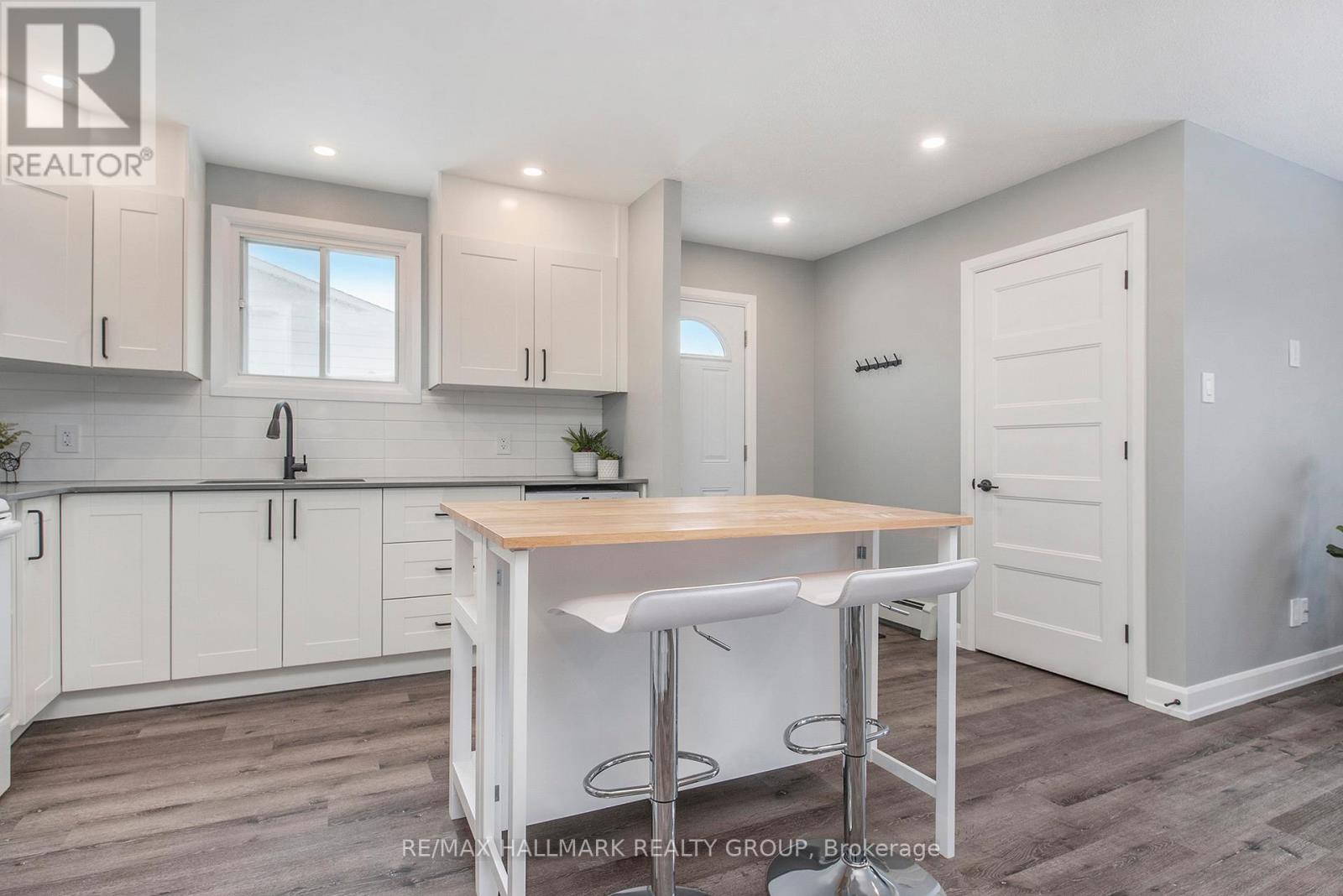 242 Castlefrank Road, Ottawa, Ontario K2L 1T5 - Photo 8 - X12514224