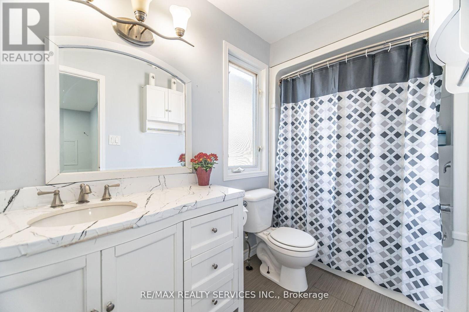 73 Blackthorn Lane, Brampton, Ontario L6V 3K9 - Photo 28 - W12476033