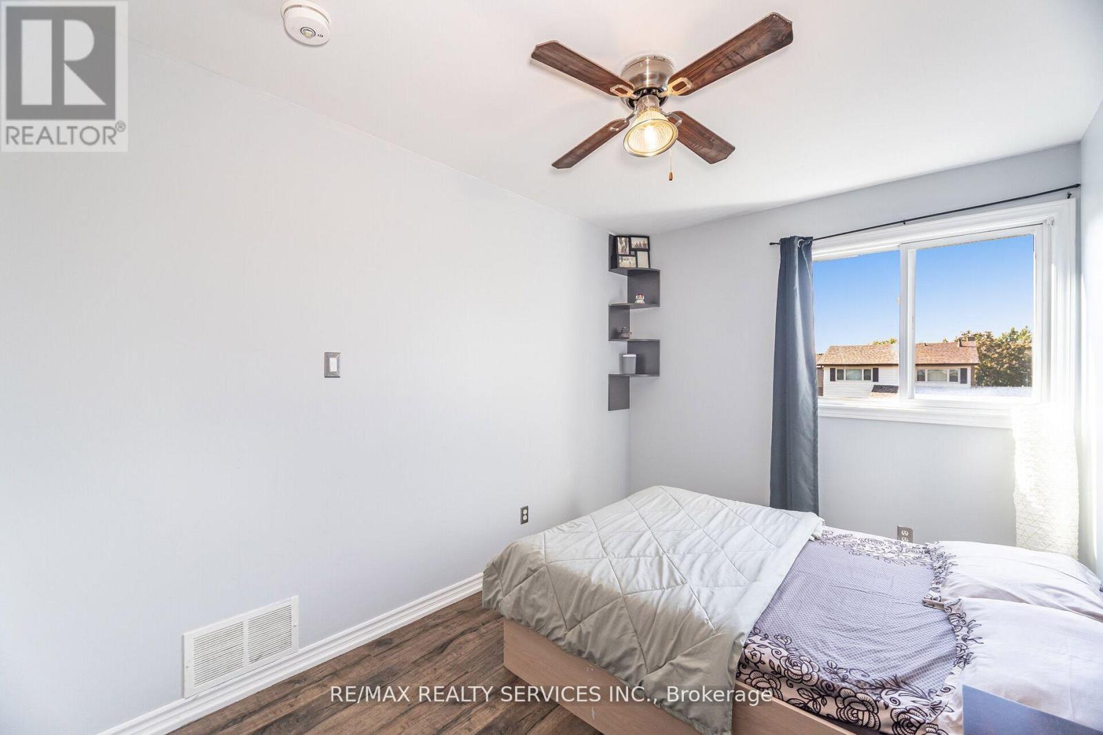 73 Blackthorn Lane, Brampton, Ontario L6V 3K9 - Photo 25 - W12476033