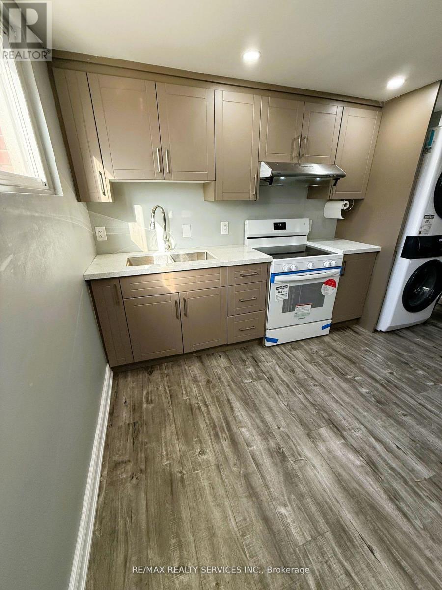 73 Blackthorn Lane, Brampton, Ontario L6V 3K9 - Photo 33 - W12476033