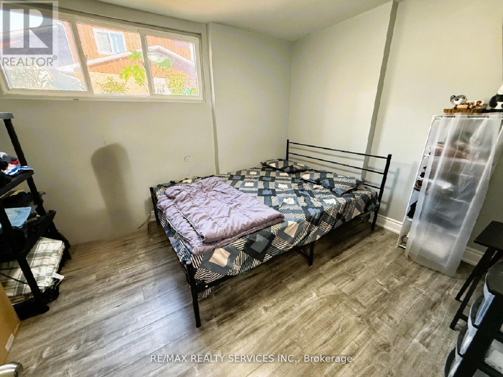 73 Blackthorn Lane, Brampton, Ontario L6V 3K9 - Photo 35 - W12476033