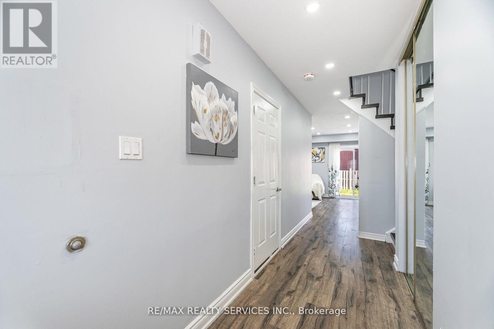 73 Blackthorn Lane, Brampton, Ontario L6V 3K9 - Photo 6 - W12476033