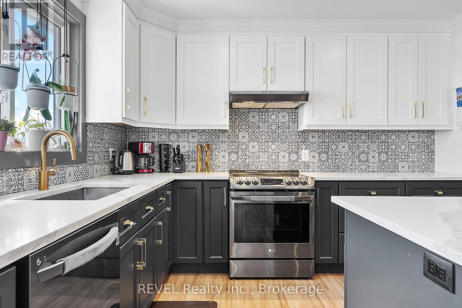 8 Reicheld Road, Haldimand, Ontario N0A 1P0 - Photo 11 - X12514194