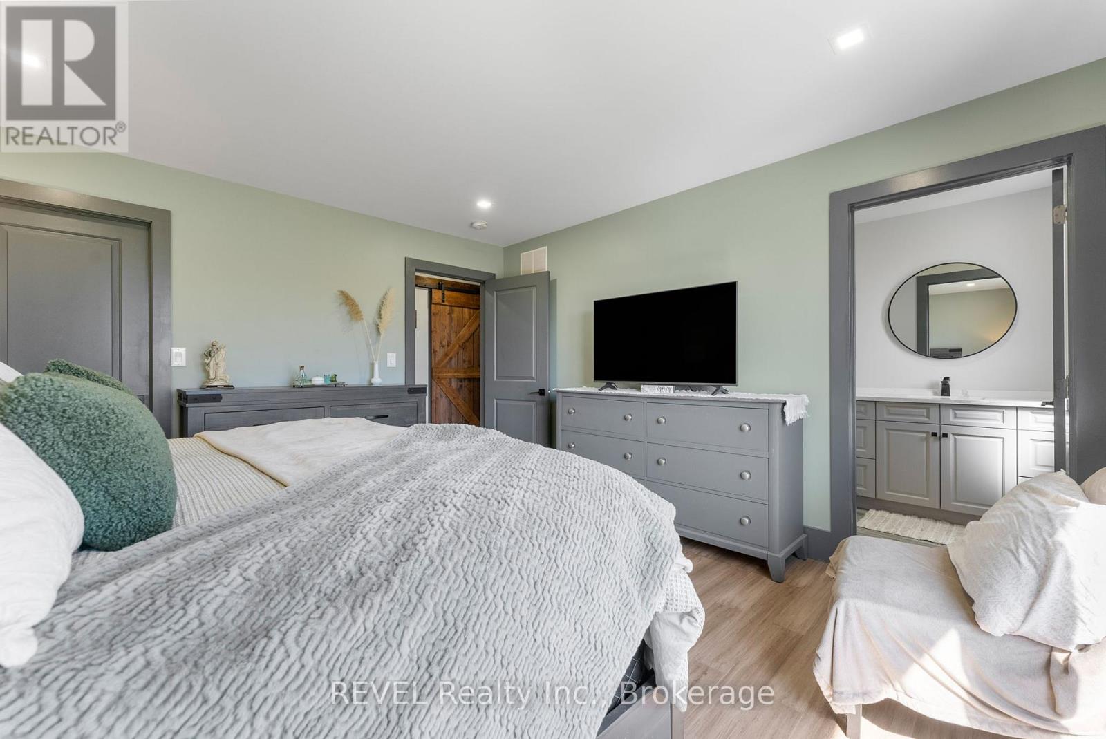 8 Reicheld Road, Haldimand, Ontario N0A 1P0 - Photo 23 - X12514194