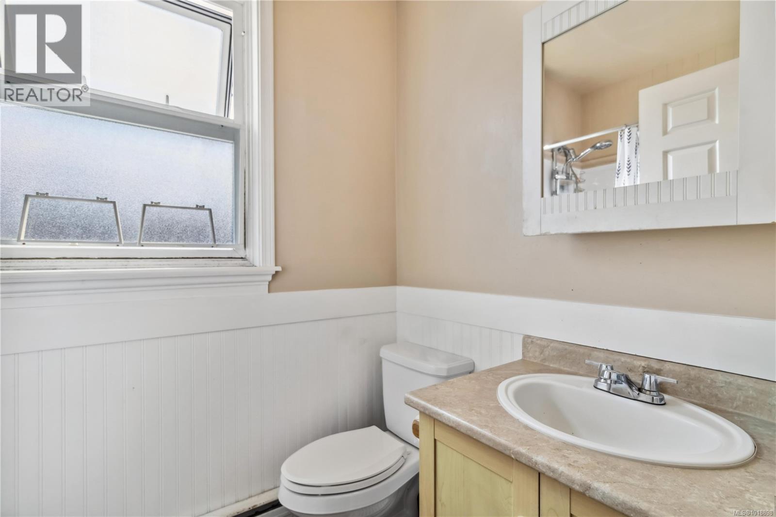 806 Old Esquimalt Rd, Esquimalt, British Columbia  V9A 4X1 - Photo 15 - 1018898