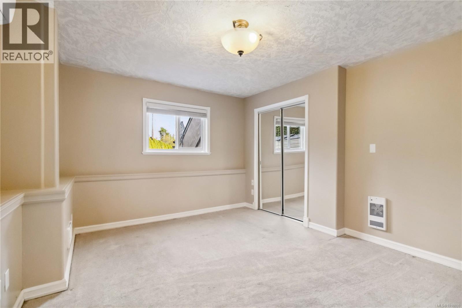 806 Old Esquimalt Rd, Esquimalt, British Columbia  V9A 4X1 - Photo 29 - 1018898