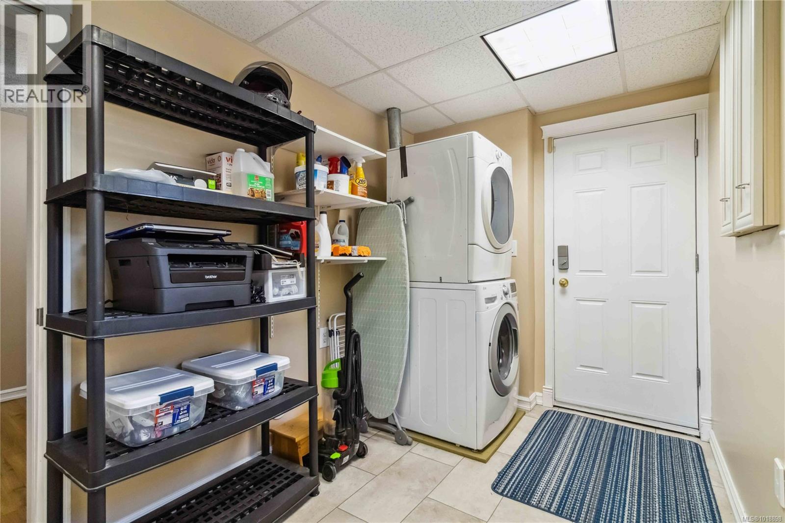 806 Old Esquimalt Rd, Esquimalt, British Columbia  V9A 4X1 - Photo 34 - 1018898