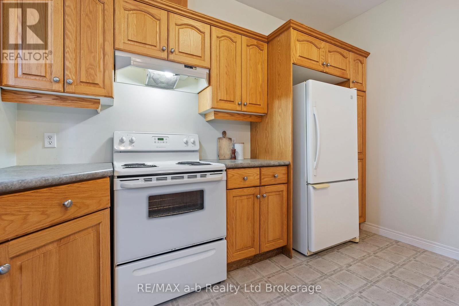 117 Ferguson Drive, Woodstock, Ontario N4V 1H4 - Photo 10 - X12514060